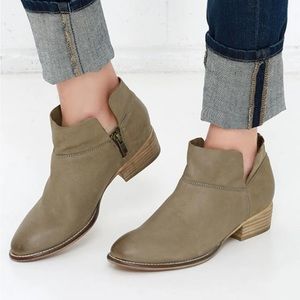 Seychelles Snare Booties